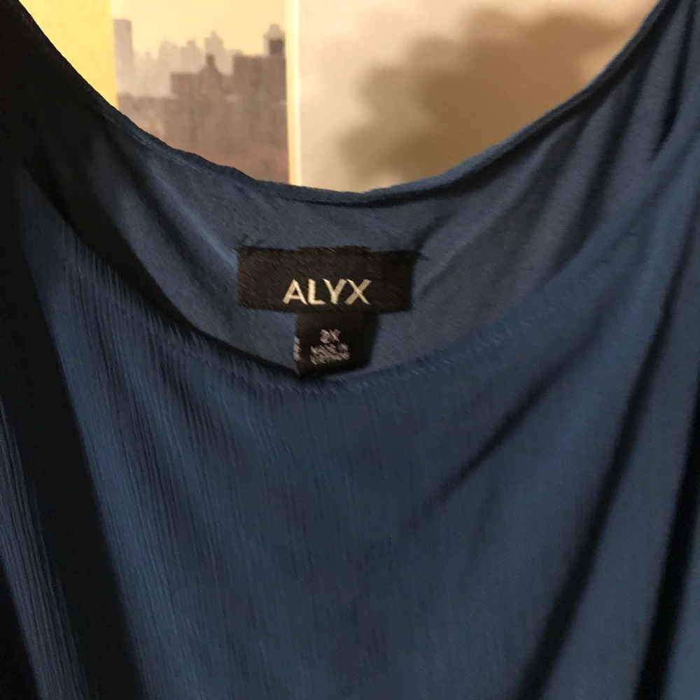 Blouse - Picture 2 of 2